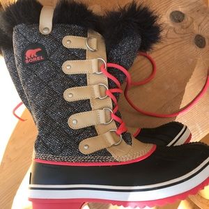 Sorel Tofino Boots